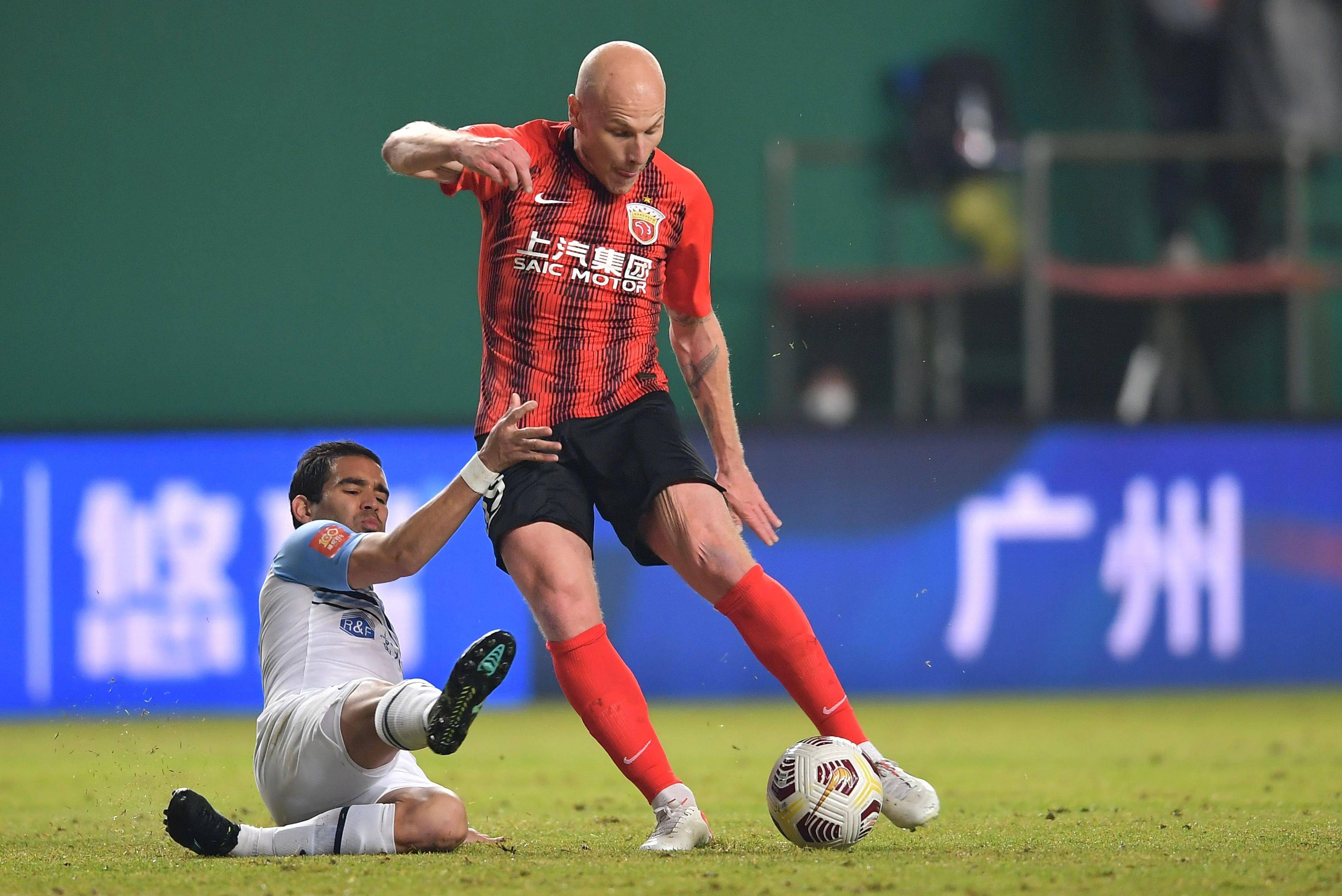 关于从集结日斯图加特备战国王杯到今晚广州队回应争议，摩纳哥围绕全明星赛远射贴柱的信息