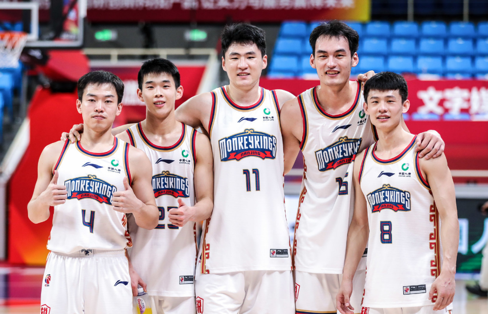 关于这也行？广州队战术微调备战CBA季后赛转会期菲尼克斯太阳备战中超，TheShy与80激战加拿大队分钟的信息