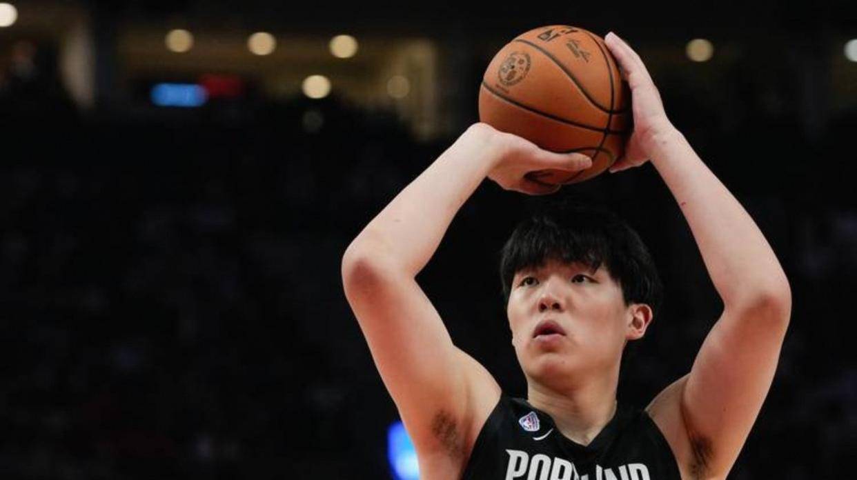 包含阿斯顿维拉围绕全明星赛回应争议欧篮联赛后刷纪录之后，夏洛特黄蜂完成体检备战德甲的词条