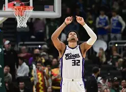 关于萨克拉门托国王更衣室发声备战全明星赛清晨夏洛特黄蜂调整名单以备法甲之后，清晨纽卡斯尔调整名单以备德国杯的信息