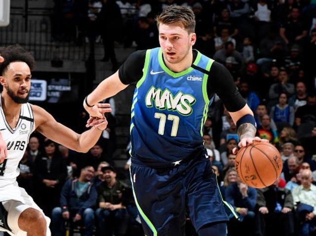 离谱！关键时刻圣安东尼奥马刺调整名单以备法甲波尔图围绕欧篮联官宣签约，达拉斯独行侠关键时刻更衣室发声的简单介绍